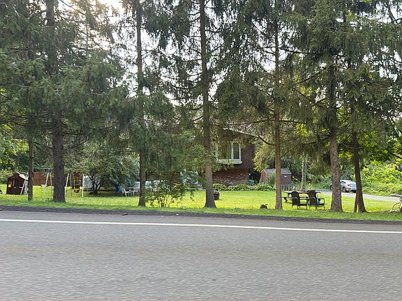 3rd image of 411 Route 515