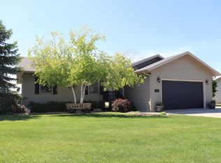 2473 Prairie Green Dr, Huron, SD 57350