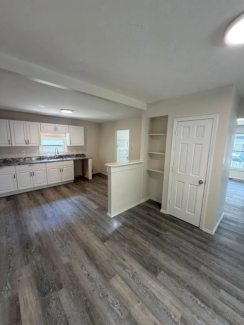 Fully Renovated 3BR Home — Photo 1