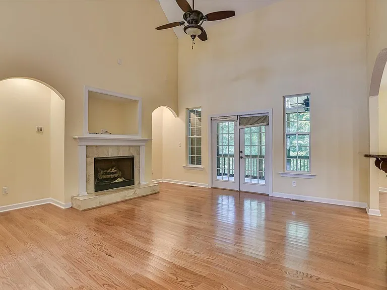 2103 Wythe Dr — Photo 10