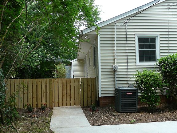 New AC, fenced back yard