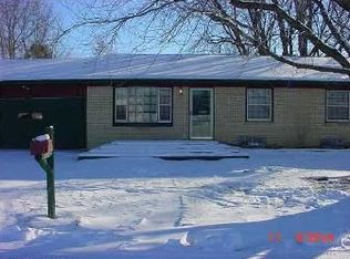 4 N Harris Dr, Rose Hill, KS 67133