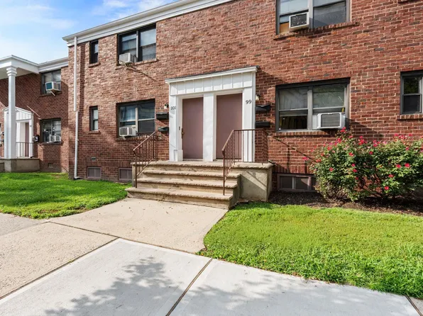 99 W 2nd St #103, Bayonne, NJ 07002