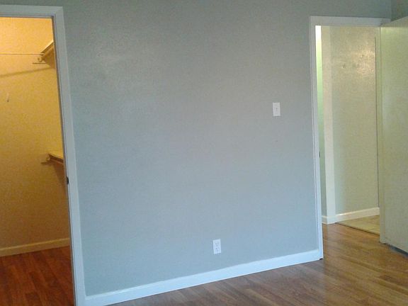2nd image of 3909 Hillside Dr