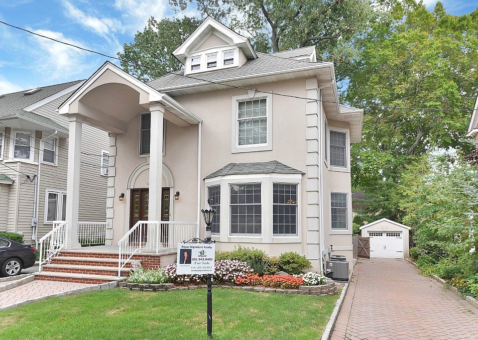 1052 Abbott Blvd, Fort Lee, NJ 07024 Zillow