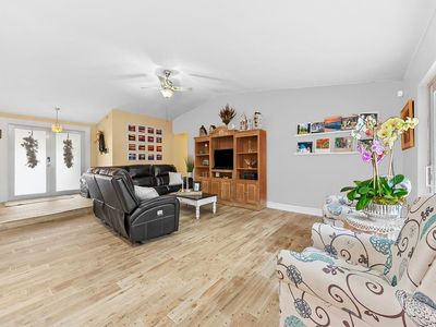 6440 NW 201st Ter, Hialeah, FL, 33015