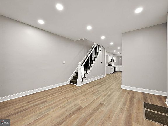 5th image of 615 N Harrison St