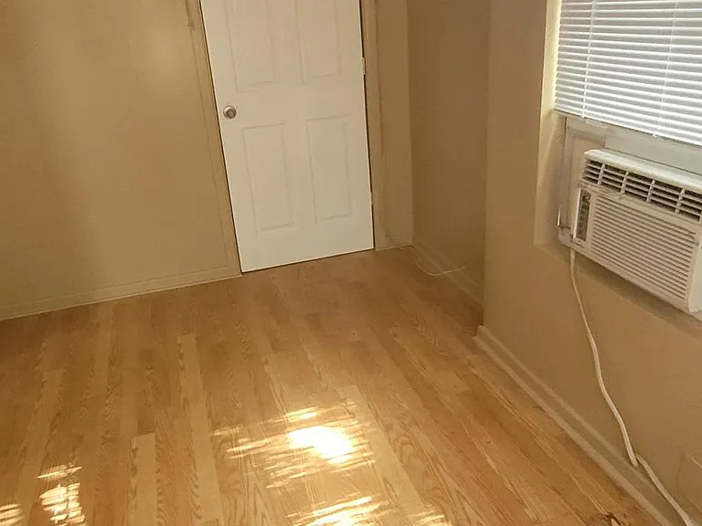 412 N Dixie Hwy — Photo 11
