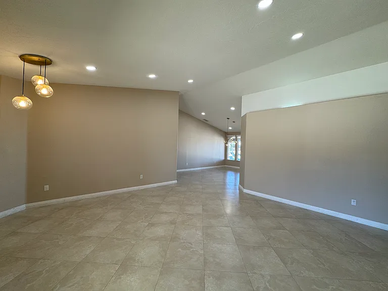 12552 Overlook Rd — Photo 3
