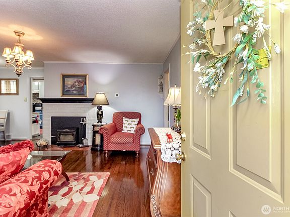 3rd image of 1237 S Ridgewood Avenue