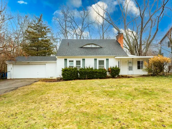 3 Shipman Cir, Ann Arbor, MI 48104
