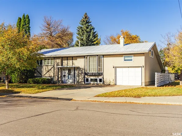 3334 Cronkite Street, Saskatoon, SK S7H 3X5