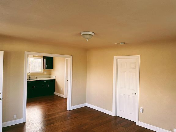 3rd image of 2912 W 59th St