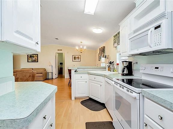 3rd image of 5022 Northshore Dr