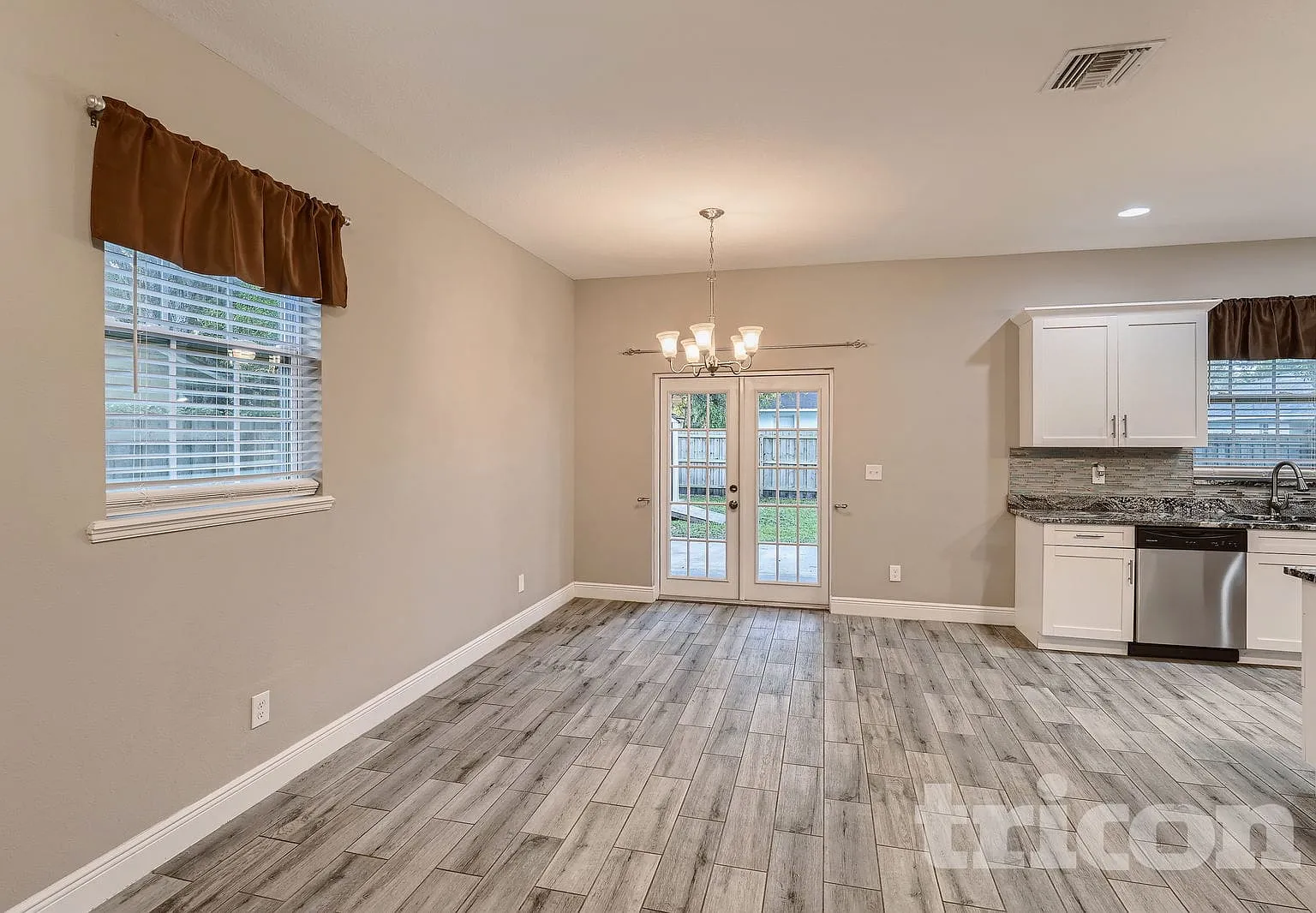 1307 E Warren Street Plant City FL — Photo 3