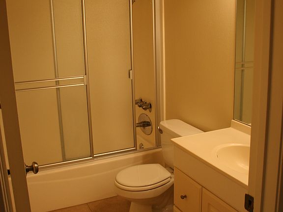 5th image of 22100 Burbank Blvd Unit 159G