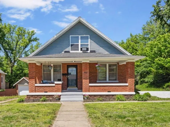 1017 Santa Fe Trl, Boonville, MO 65233
