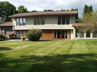 112 Lilac Ave, West Union, IA 52175