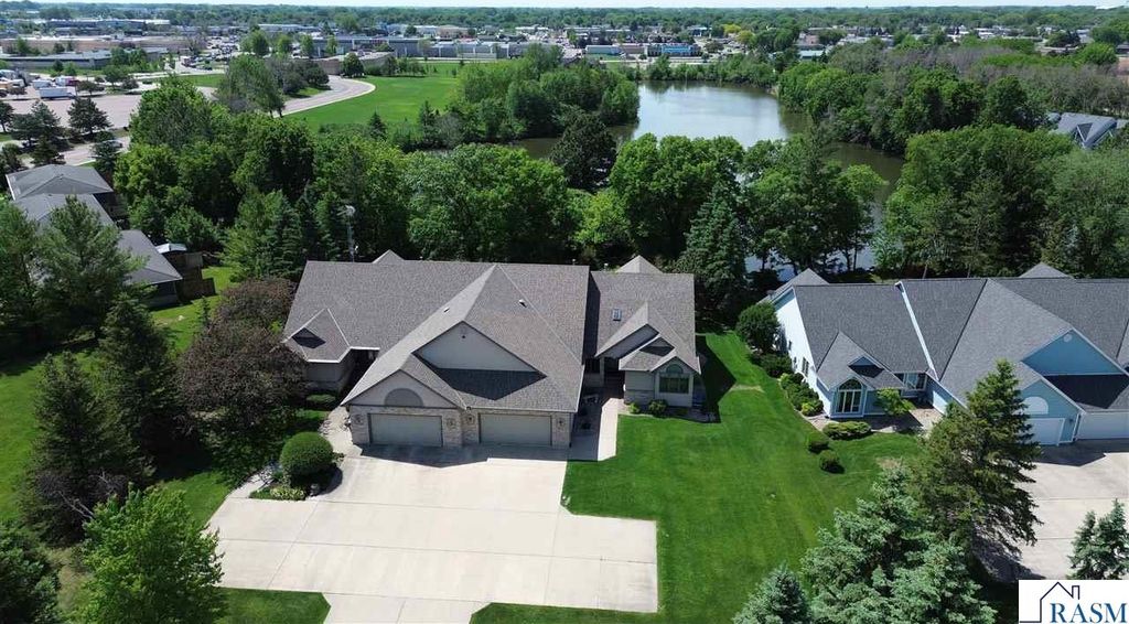 109 Teton Ct, Mankato, MN - View 2