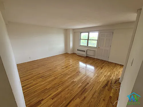 2015 Bruckner Blvd Photo 1 2015 Bruckner Blvd Photo 1