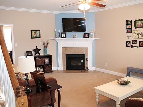 4th image of 956 Vicar Ln