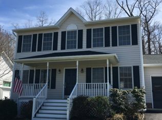 9817 Gunston Hall Rd, Fredericksburg, VA 22408