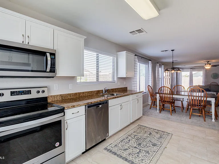 3868 W Carlos Ln — Photo 8