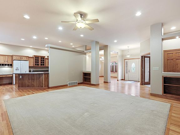 4th image of 4061 Jolly Ln