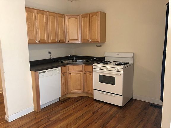 5th image of 3527 N Broadway St #1S