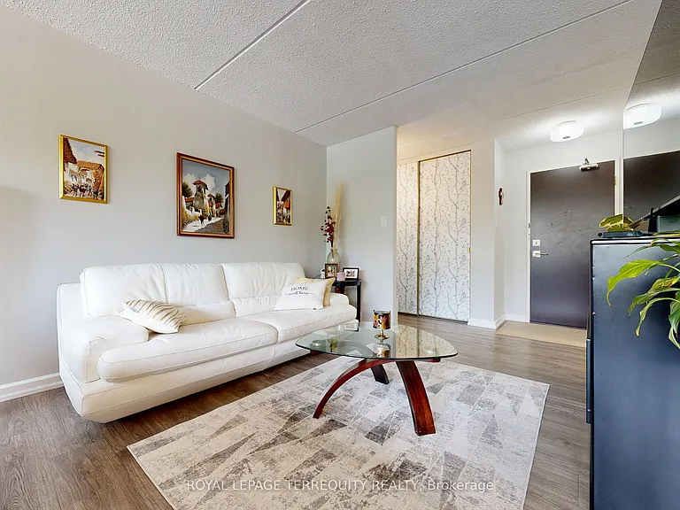 2 Glamorgan Ave #212 — Photo 8