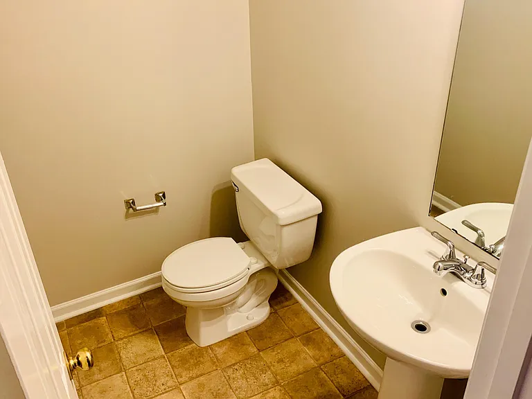 207 Evening Star Dr — Photo 3