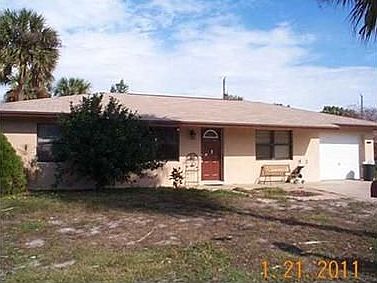 1st image of 2367 NE Center Cir