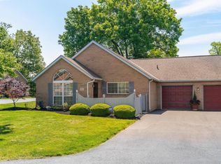5397 Pond View Dr, Westerville, OH 43081