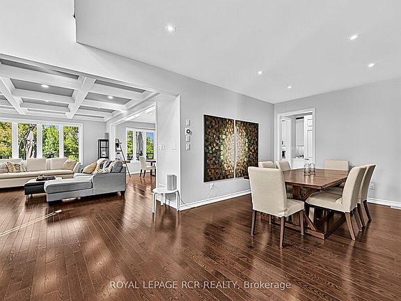 5th image of 52 Hackett St