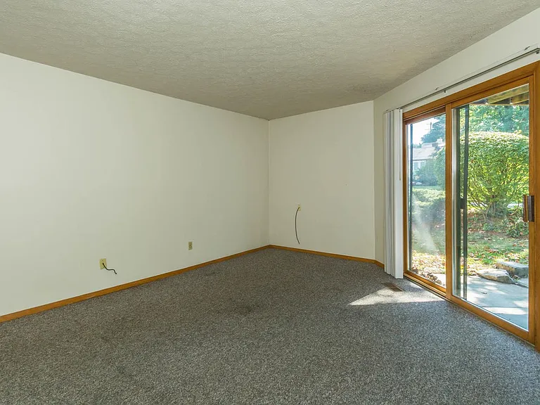 519 E Smith Ave — Photo 3