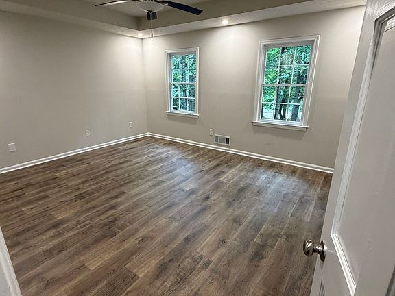 5th image of 290 Booth Rd