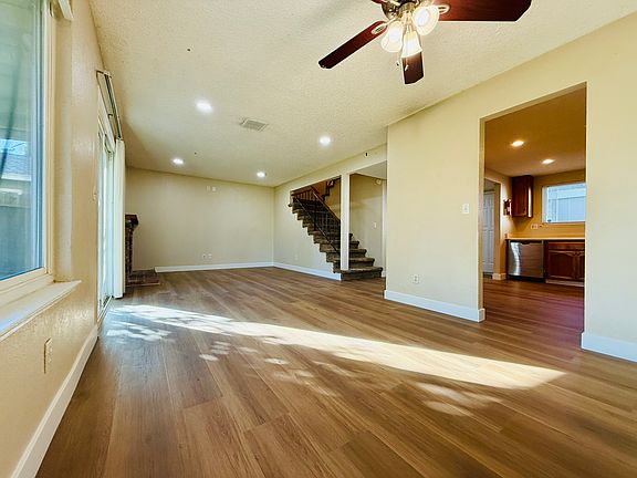 2nd image of 1601 Matthew Dr