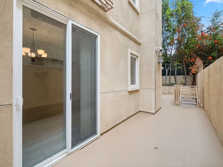 2306 Fox Hills Dr — Photo 9