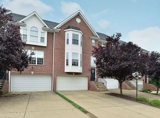 525 E Vanderbilt Dr, Mars, PA 16046
