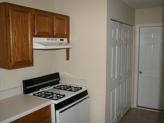 5th image of 720 S Fairfield Dr