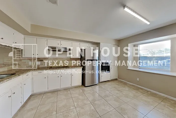 3202 Vandyke Dr — Photo 6