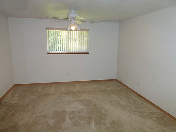 5th image of 63 Pearl Ave