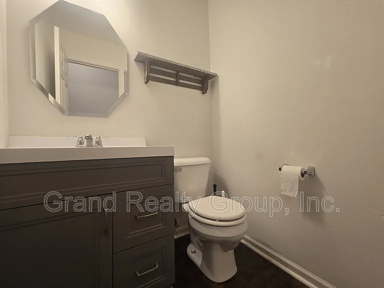 376 S Jade Ln — Photo 7