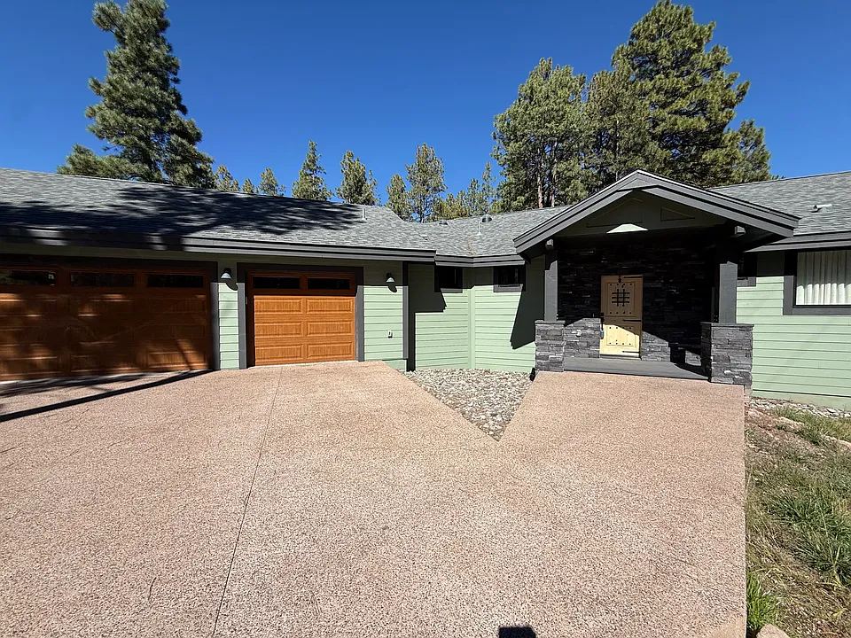 1113 Redwall Way