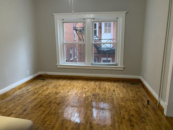 3rd image of 72 1/2 Days Park APT 1