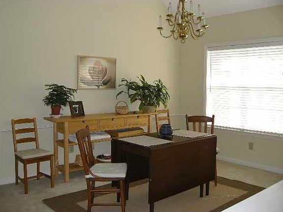 4th image of 2618 Fair Oaks Dr