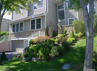 122 Sagamore Dr, Plainview, NY 11803