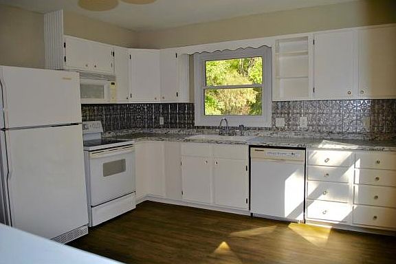 4th image of 118 Tall Oaks Dr