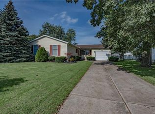 126 Continental Dr, Lockport, NY