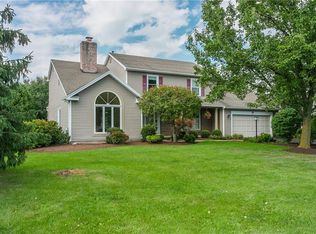 146 Caversham Woods, Pittsford, NY 14534